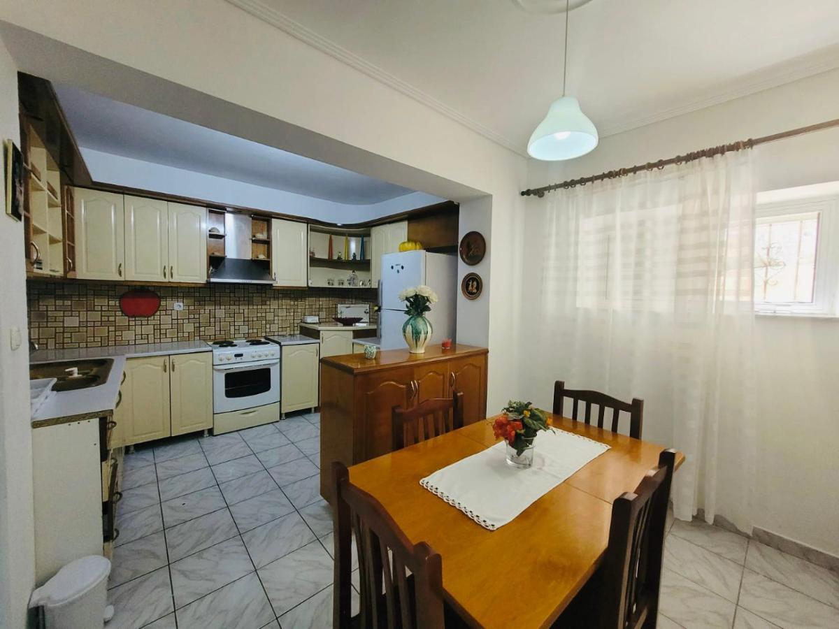Anis Apartments Sarande Ngoại thất bức ảnh